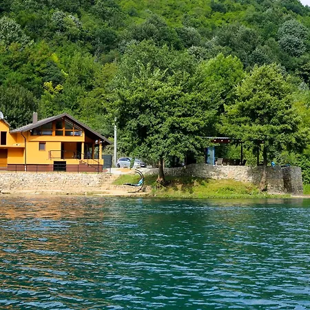 Homes Mujo Bejzin Apartmán