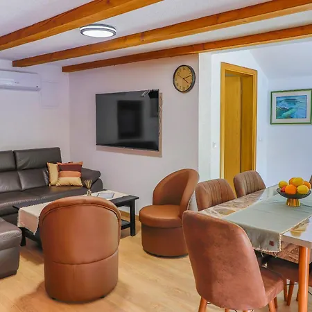 Homes Mujo Bejzin Apartmán Racic