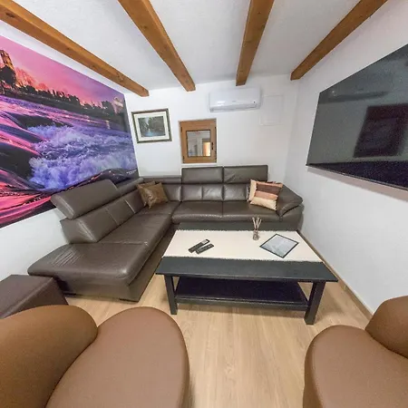 Homes Mujo Bejzin Apartmán *