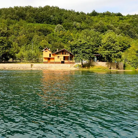 Homes Mujo Bejzin Apartmán *